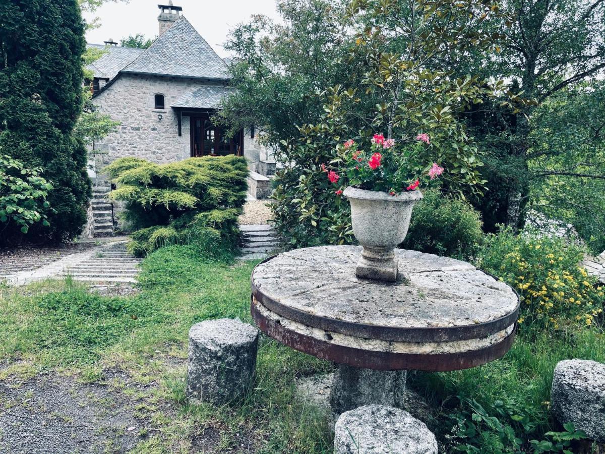 La Maison De Mon Pere Le Nayrac Buitenkant foto