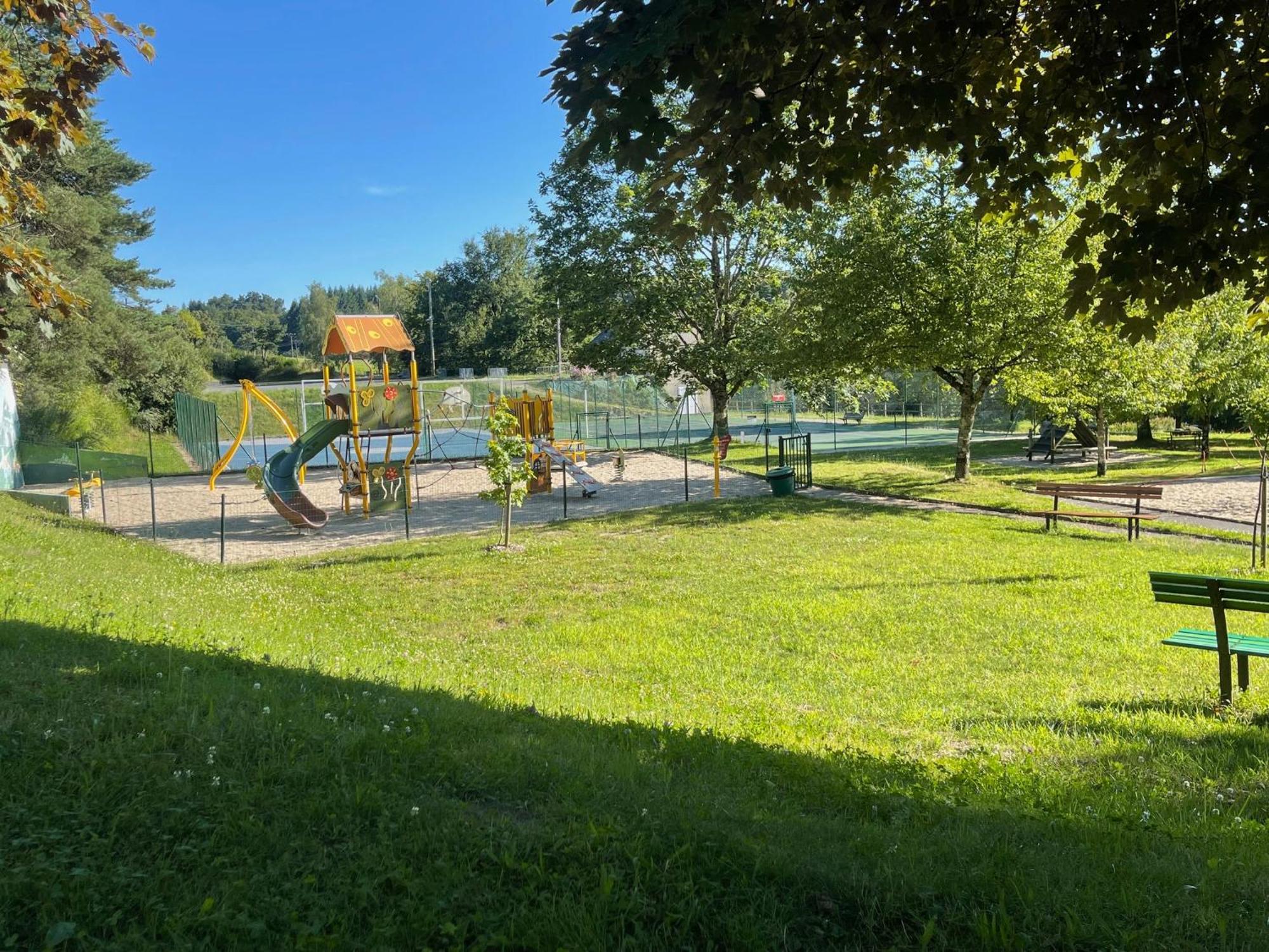 La Maison De Mon Pere Le Nayrac Buitenkant foto